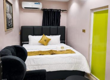 Golden garden hotel and suites, super standard room