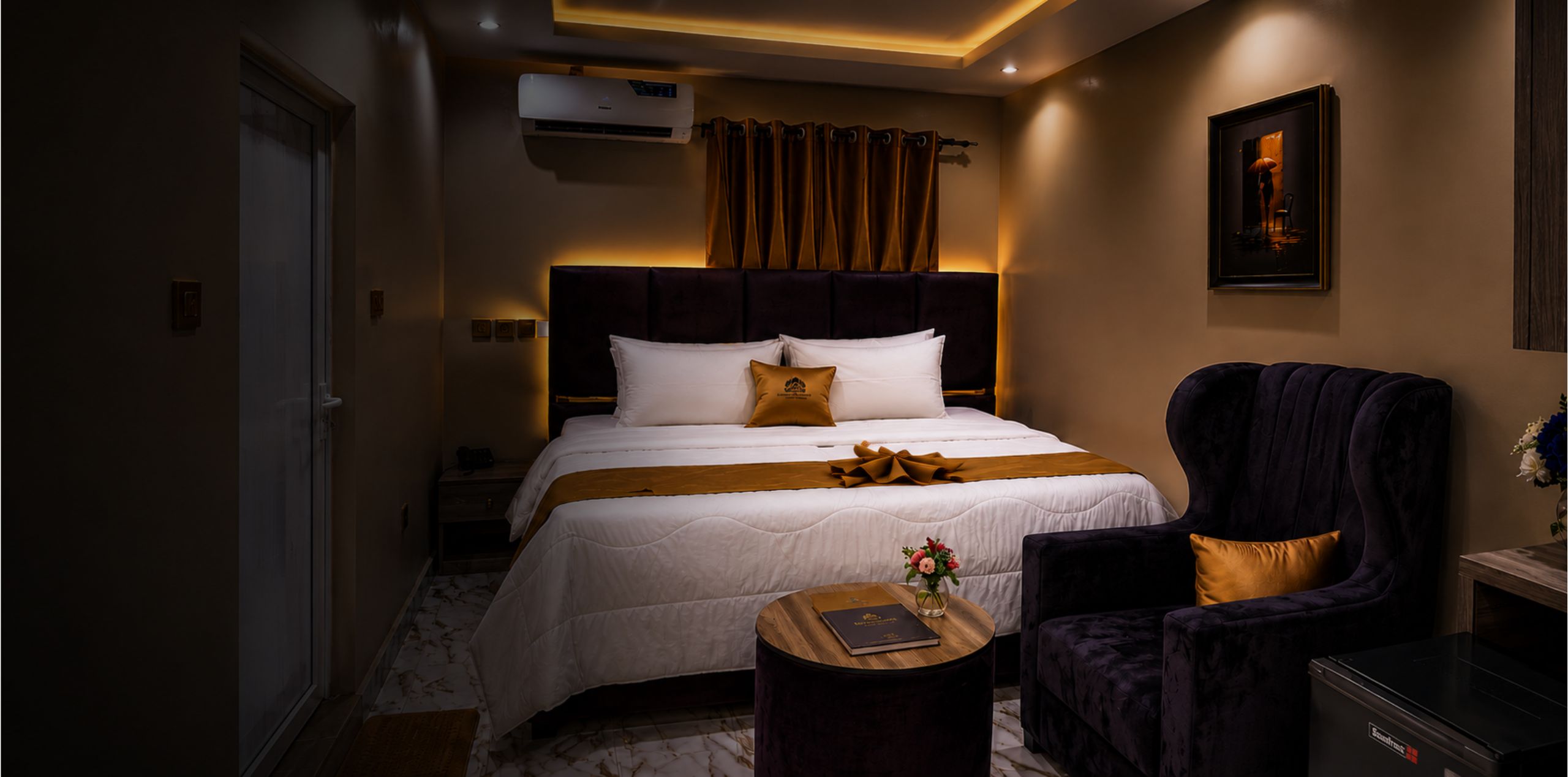 rooms-suites-Golden-Garden-Hotel
